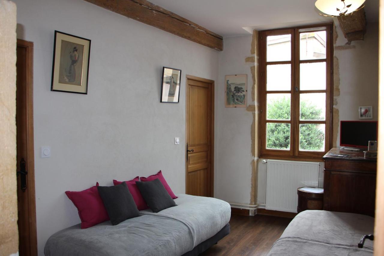 Le Relais Des Dames Acomodação com café da manhã Neuville-sur-Saône Exterior foto